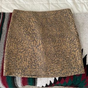 LOFT patterned (jacquard style) mini skirt, size 6